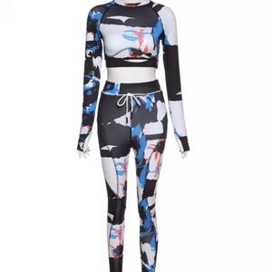 Active two piece set